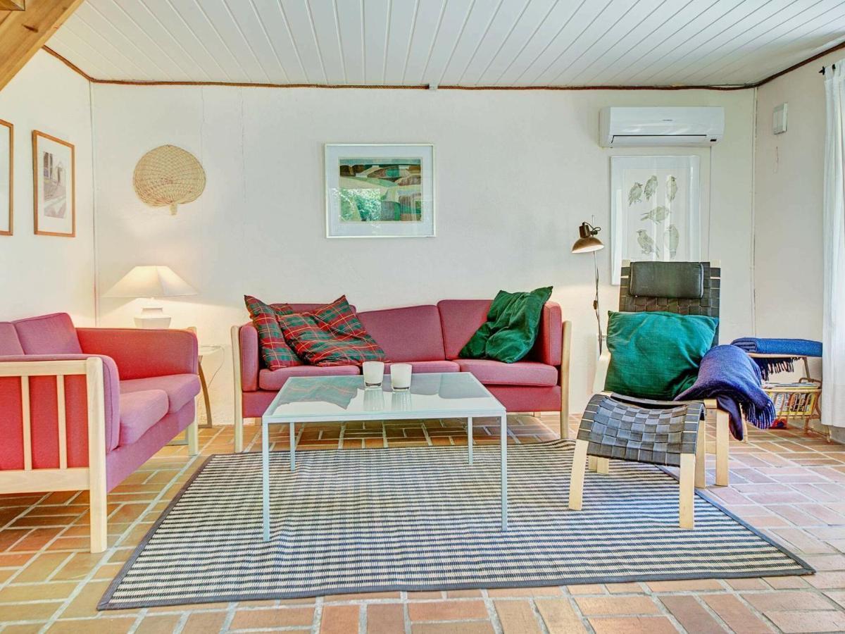 6 Person Holiday Home In AÅkirkeby Szoba fotó
